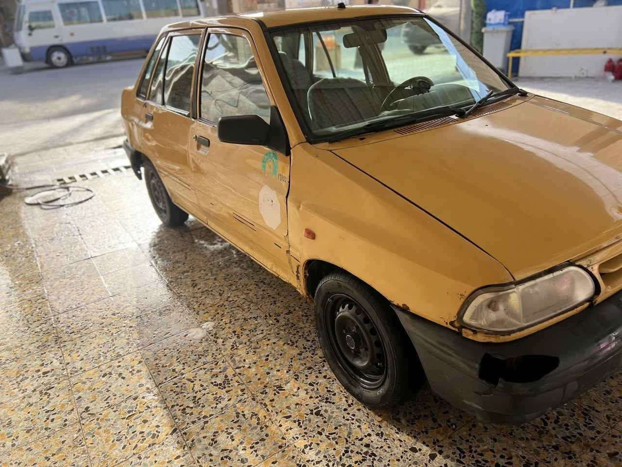 سلام عليك سياره للبيع سايبه موديل ١٢رقم صدامي ميسان راعيه موجود هيه وغرامات علا راعيه مداور ثاني يوم سياره شوفك عينك مكينه جديده كير كفاله سعر ١٥
مكان سياره كربلاء الحر 
***********
