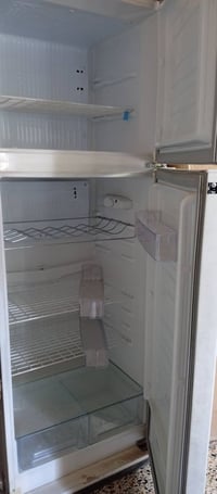 عندي ثلاجه البيع جديد سعر مناسب 07518238847 07738238822