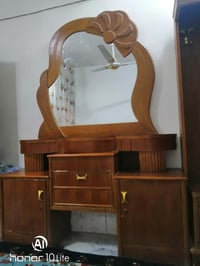 غراض للبيع نضيفات الغرفه ب ٥٠٠  التخم ٢٥٠  المعرض ١٠٠  العنوان حي الفر...