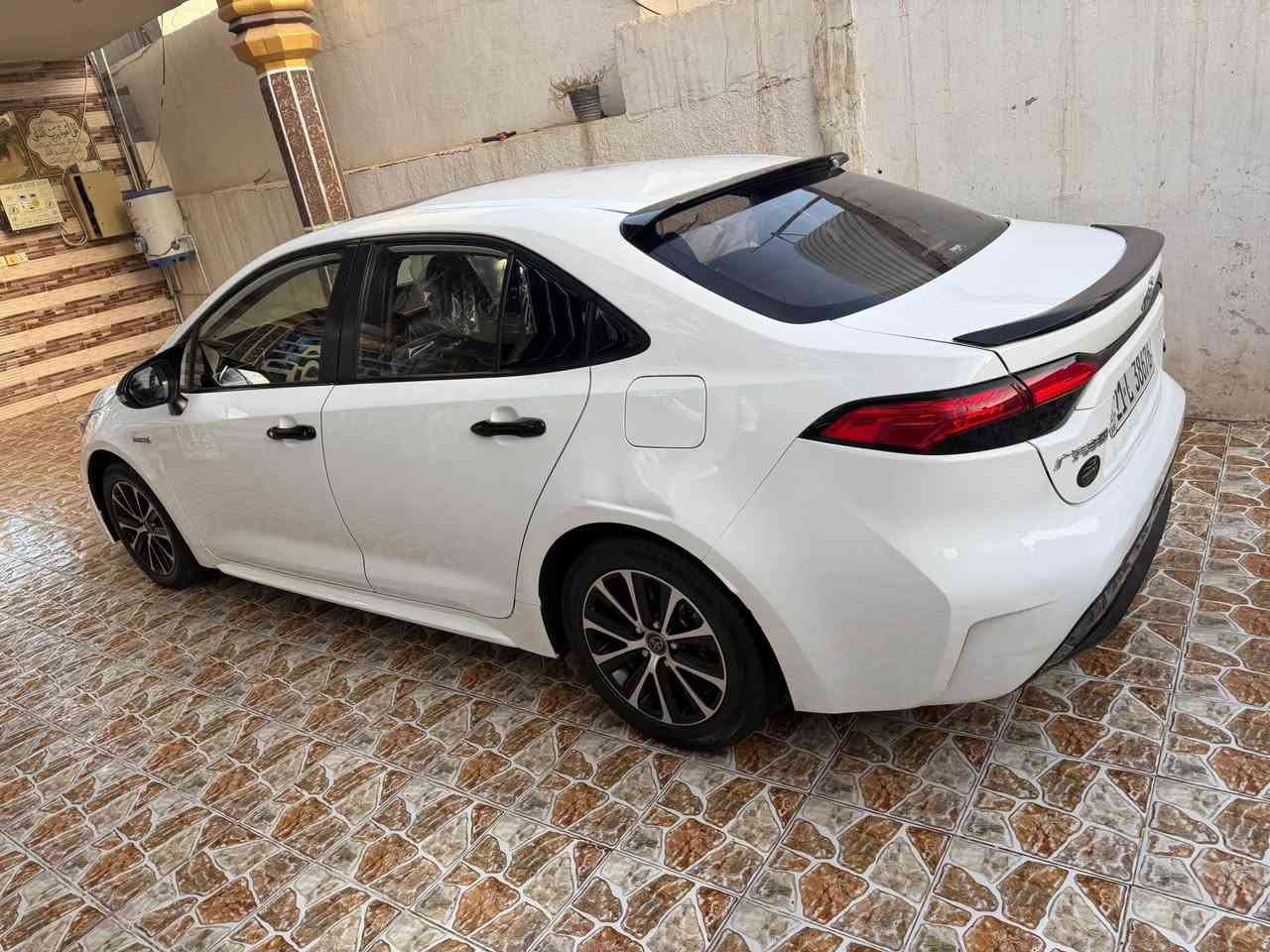 السلام عليكم للبيع كورلا موديل 2023 هايبرد  تجميع الصين مكفوله كفاله عامه رقم سليمانية دولي بسمي سيارا جديده بمعنئ الكلمة جاهزا برغي متخلي عليها سيارا مكفوله وسونار مرفق بلمنشور ماشيه(٤٣كم) السعر 143 وبيها مجال العنوان ديالئ رقم الهاتف 
*********** الخالص, ديالى
