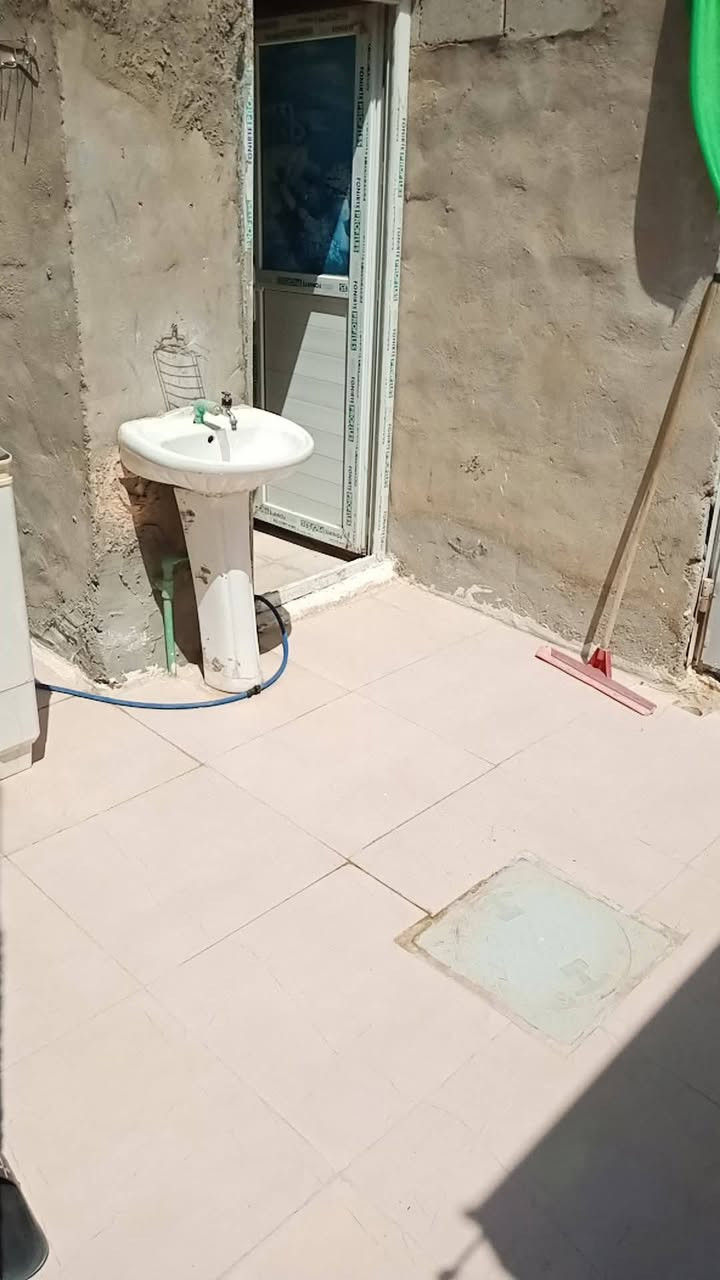 دار للبيع طابو زراعي سند 25
100متر غرفه وصاله مطبخ وستقبال حمام داخلي وخارجي
شارع كربله عمود 130 بشارع زركه قرب المختار ابو وحيد سعره 24 يرهم قصد  ***********
