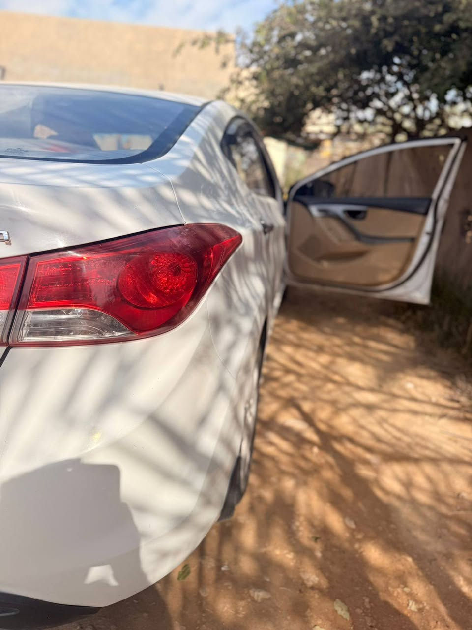 السلام عليكم
النتره للبيع او مراوس بسيرتو 
موديل 13
سياره جاهزه  محرك 1.6وكير وتبريد شغال 
بيه بس البنيد مبدل والباقي مكفول 
السعر 110

***********
