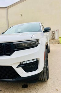 جيب 5 راكب     JEEP GRAND CHEROKEE, ALTITUDE Black top التيود.  بلاك ت...