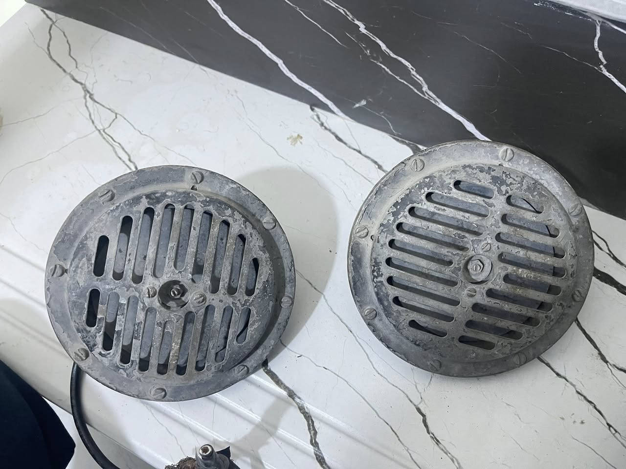 السلام عليكم جنح الماني للبيع 300 قفل مكاني بغداد دورة ***********
