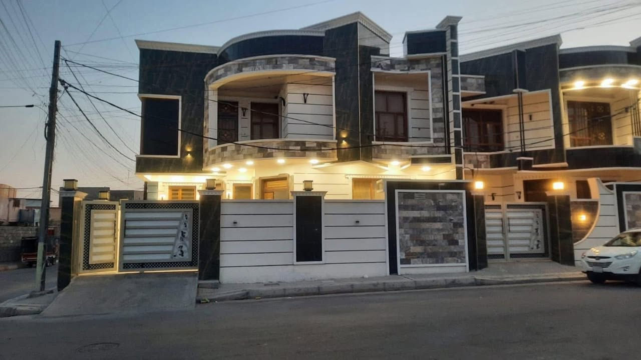 ⭕️تسلس:1100
🟢دار للبيع  في الفلوجة  _ حي الشهداء الاولى المنطقة المقابلة لملعب نادي الجولان الرياضي 🏡
            
                     📢 على بركة الله 📢
📍نوع الملك = طابو صرف سند       
📍المساحة بالسند= ١٦٦  متر
📍المساحة واقع الحال تقريباً : ٢٢٧متر
📍الابعاد : ١٣❌ ١٧،٥ م
📍 ركن شارع = ١٢م ❌١٠ م
📍بناء طابوق ٢٠٢٣
🔷الدار بناء  درجة اولى 

🟢مشيدات الدار للطابق الاول 
غرفة نوم واستقبال وصالة ومطبخ حار+بارد ومنور وصحيات وحمام 
🟢مشيدات الطابق الثاني
ثلاث غرف نوم وصالة وصحيات 

✳️سعر بيع العقار : ٣٤٠  مليون دينار قابل للتفاوض

🟢مكتب دجلة الهندسي للعقارات حي الجولان قرب صناعة الجولان للسيارات مجاور سوبر ماركت الهلال
للاستفسار الاتصال
***********  
‏‭ *********** 
***********
