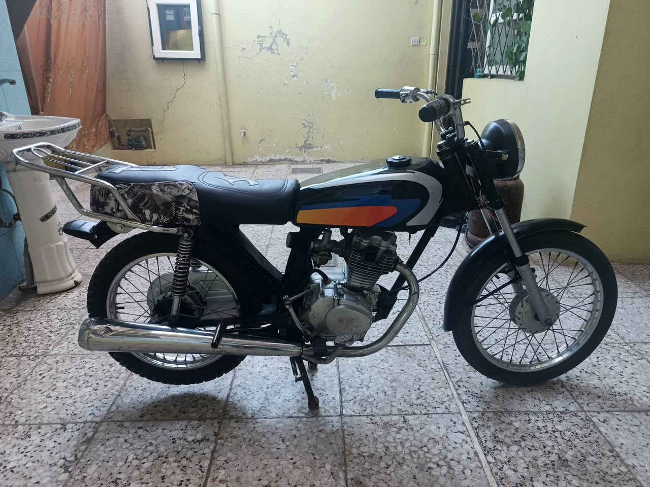 سلام عليكم اربعه كير للبيع مكينه نامه موديل 2021 بيه شلعه و معدل فول و شوته رياضيه و كشن رياضي و تانكي جديد و لايت شغال بس مارابطه و صلنصه شيرازي كاتم موديل 2011 مكينه خرسه مالها صوت الدراجه كلك سعره 350 و بيه مجال مكاني نجف حي العسكري


**إذا كنت صاحب هذا الإعلان وتريد حذفه لأي سبب، رجاءا أرسل رسالة إلى الدعم الفني**