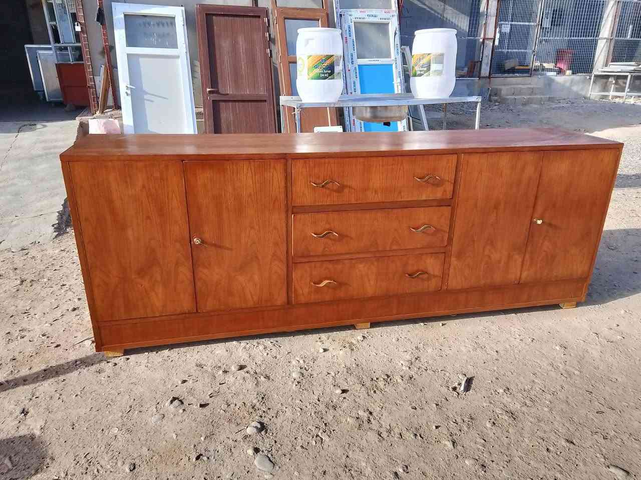 ⛔️كاونترات
⛔️كاونترات
⛔️طباخات كريازي مصري شرط الشغل 
⛔️ميز حلاقه 
ميز طعام ويه كراسي 
⛔️ميز محل
⛔️ بوفيه صاج +كنتور
⛔️سچين 
⛔️بوب ابلاستك 
⛔️تخم قنفات +
⛔️ مجمده 
شرط الشغل
الموقع قريه اشريعه الشارع العام للستفسار عل الاتصال الرقم ***********
