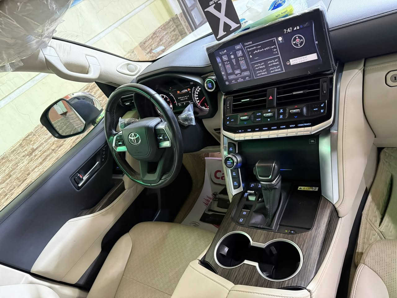 لاندكروز موديل 2023 VX ساز 
ماشية 23 رقم بغداد رقم مميز 
سيارة مكفولة كفالة عامة 
معروفة مواصفات الVx
للتواصل ***********
السعر 72 وبيهة مجال قليل
