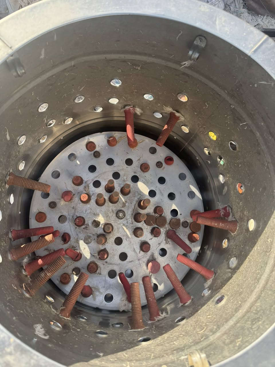 لبيع مكينه منضفه مال دجاج كفاله ونضيفه نقصه بس أصابع قليله الأصابع بربع دينار السعر ٦٠ وبيها مجال *********** هاذا رقمي
