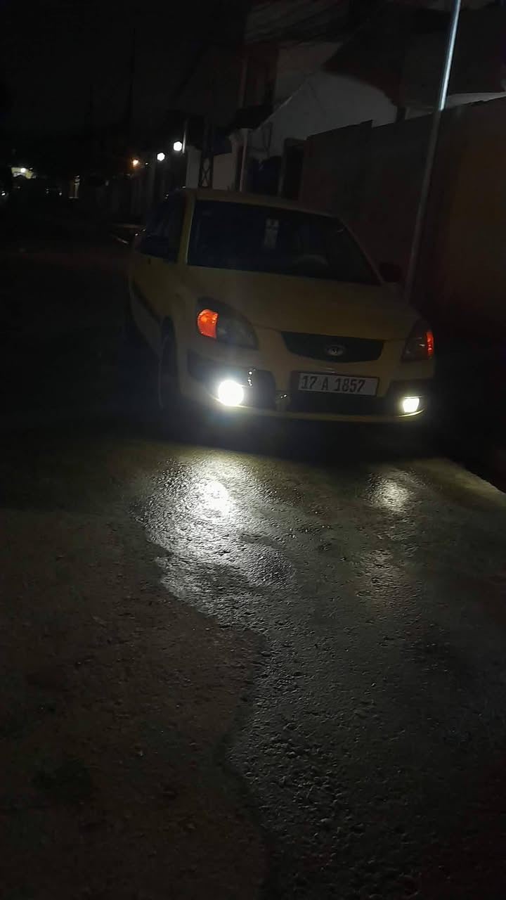 السلام عليكم
كيه ريو تكسي 
موديل 2008 فول 
سياره مصروف عليها 
أربع تايرات خط ابيض 
داخل سياره خير من الله 
سياره كفاله عامه كلها شرط 
محرك 1600 جديد 🚶 
كير عادي 
سياره خير من الله كبل لشغل 
تبريد ثلج 💧 
سياره لا صرف ولا نفخ كلا شرط 
سياره خير من الله 🥇
السعر 77 وبيها مجال لطيبين 
رقم الهاتف 
***********
***********
