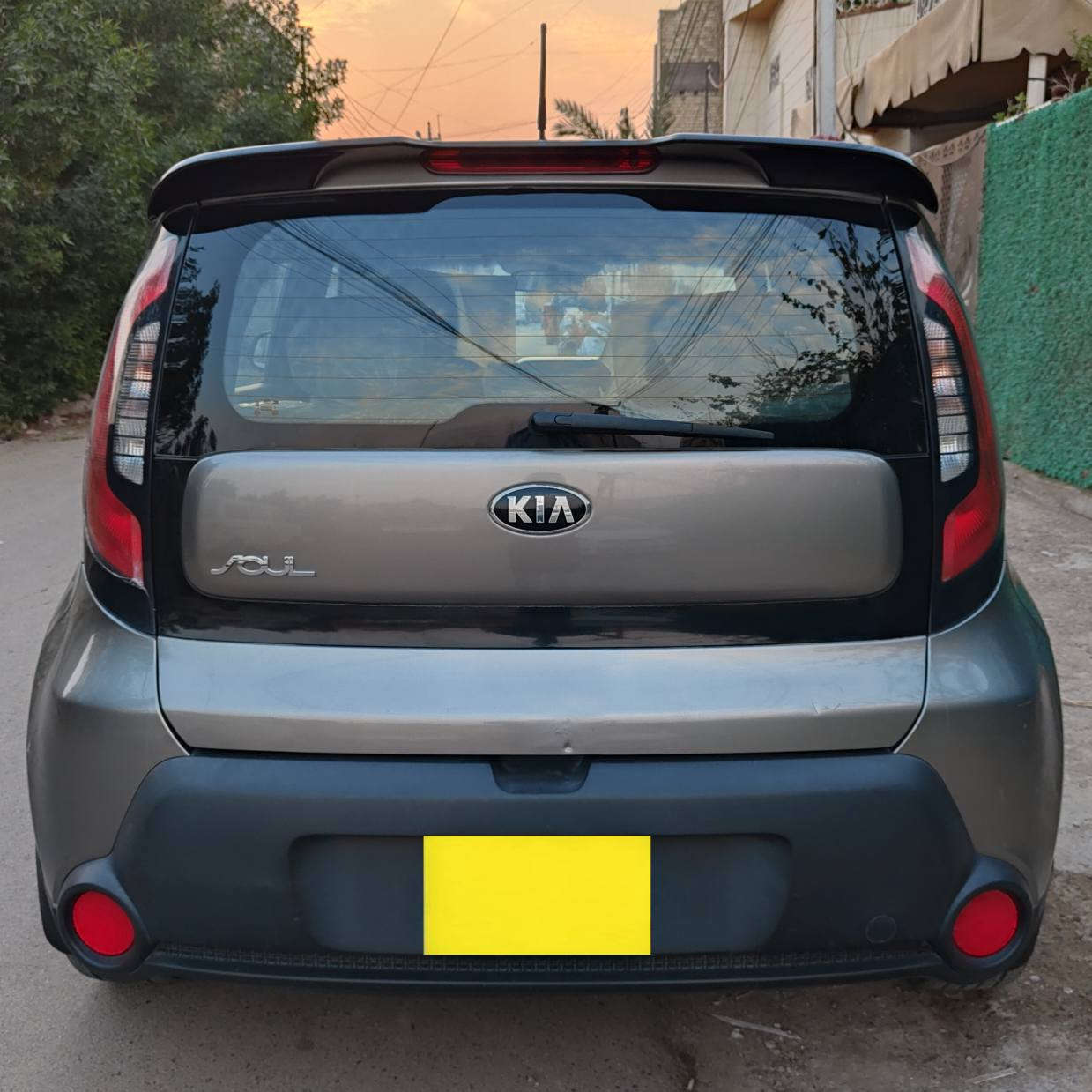 كيا صول 2016 للبيع 
رقم بغداد 
محرك 1600 
تقريباً بدون حادث ضرر بسيط جداً 

موجود الها سنوار عدد 2 والصور
حادثها بسيط بامريكا فقط
اما بالعراق مجرد شخوط
سويج عدد 2 بلادي 
تبريد تدفئة ع وضع الشركة
مغلف كل الارضية والصندوك جلد ثقيل
وضعيات قيادة متعددة + مثبت سرعة
Normal - Eco -Comfort - Sport

بدون قطرة صبغ السيارة كلها 
بجم كبس بدون ضرر لحد هاي اللحظة
ماشية 92 mi قابلة للزيادة 
حادثها فقط قطعة وحده تبديل (باب) 
بدون عطل جاهزة من كل النواحي
بيها صوت جكجكة خفيف من المحرك لاكن كلشي مابيها ترايها للبصرة مرجع 

*********** بغداد, العراق
