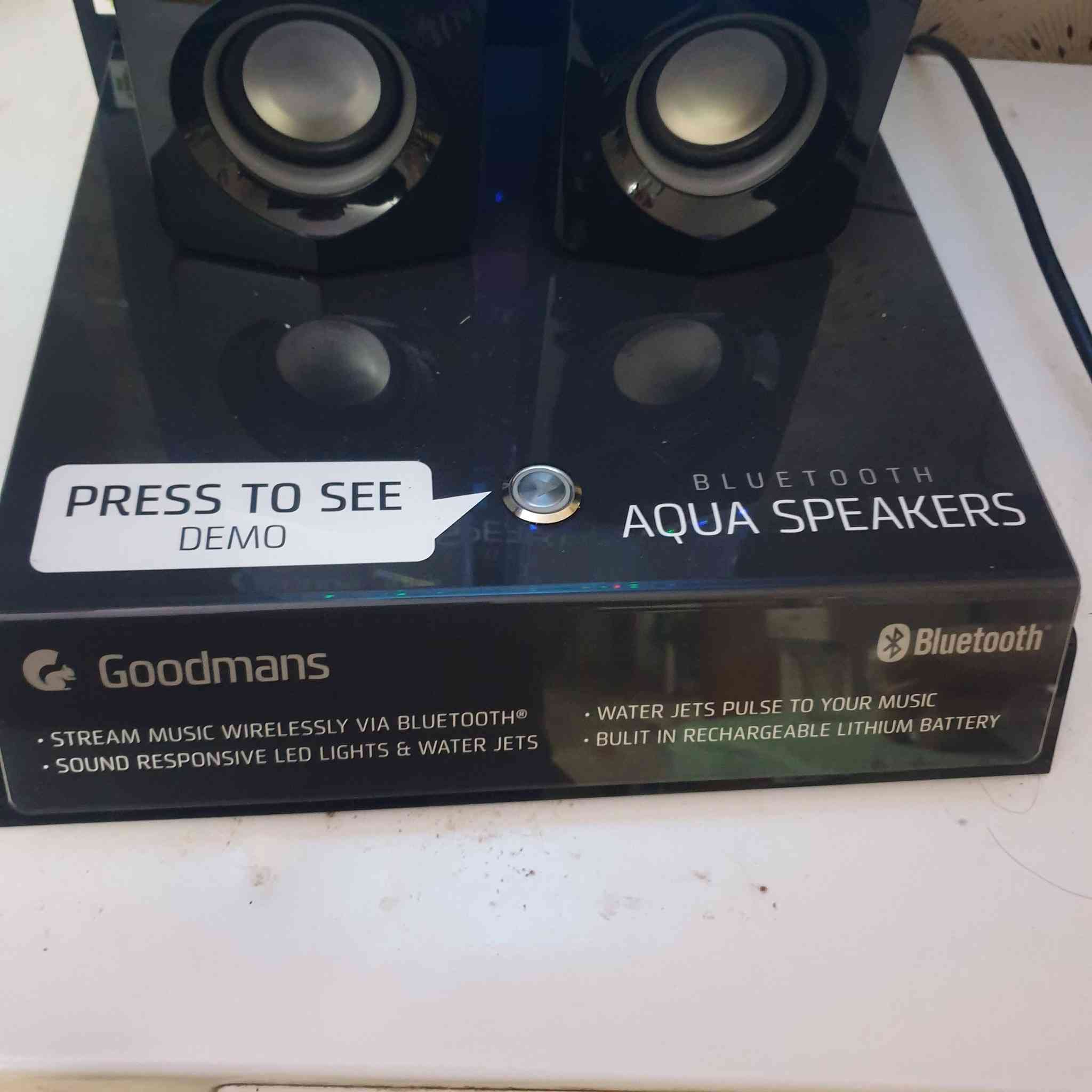 سماعات بلوتوث شلال مائي عل الصوت


**إذا كنت صاحب هذا الإعلان وتريد حذفه لأي سبب، رجاءا أرسل رسالة إلى الدعم الفني**