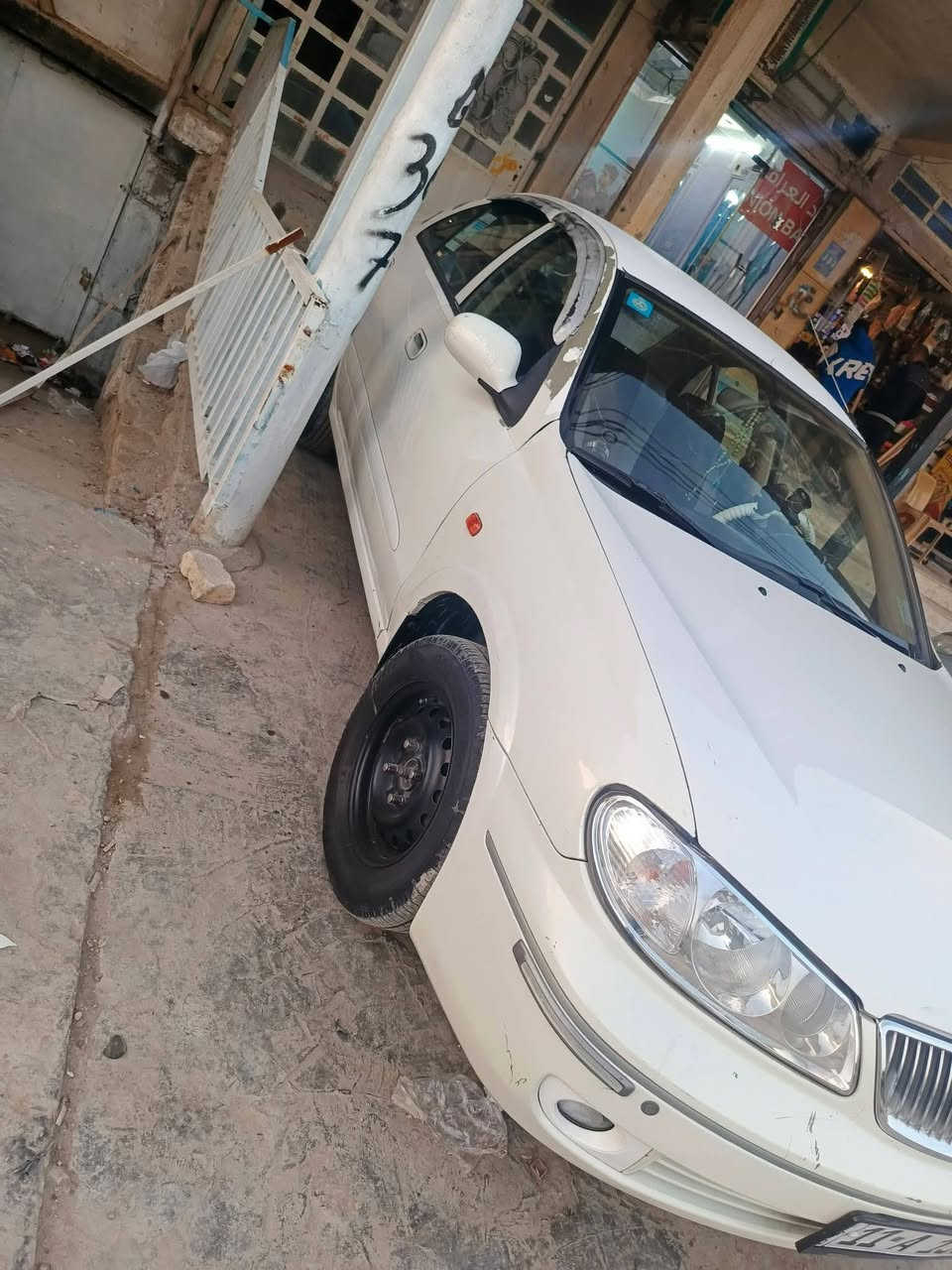 السلام عليكم نيسان سني موديل 2005كير عادي سياره جاهزه صدر امامي خلفي جديد تبرد.تتفئا السيار جارده الصبغ.السعر85وبيه مجال الرق***********
