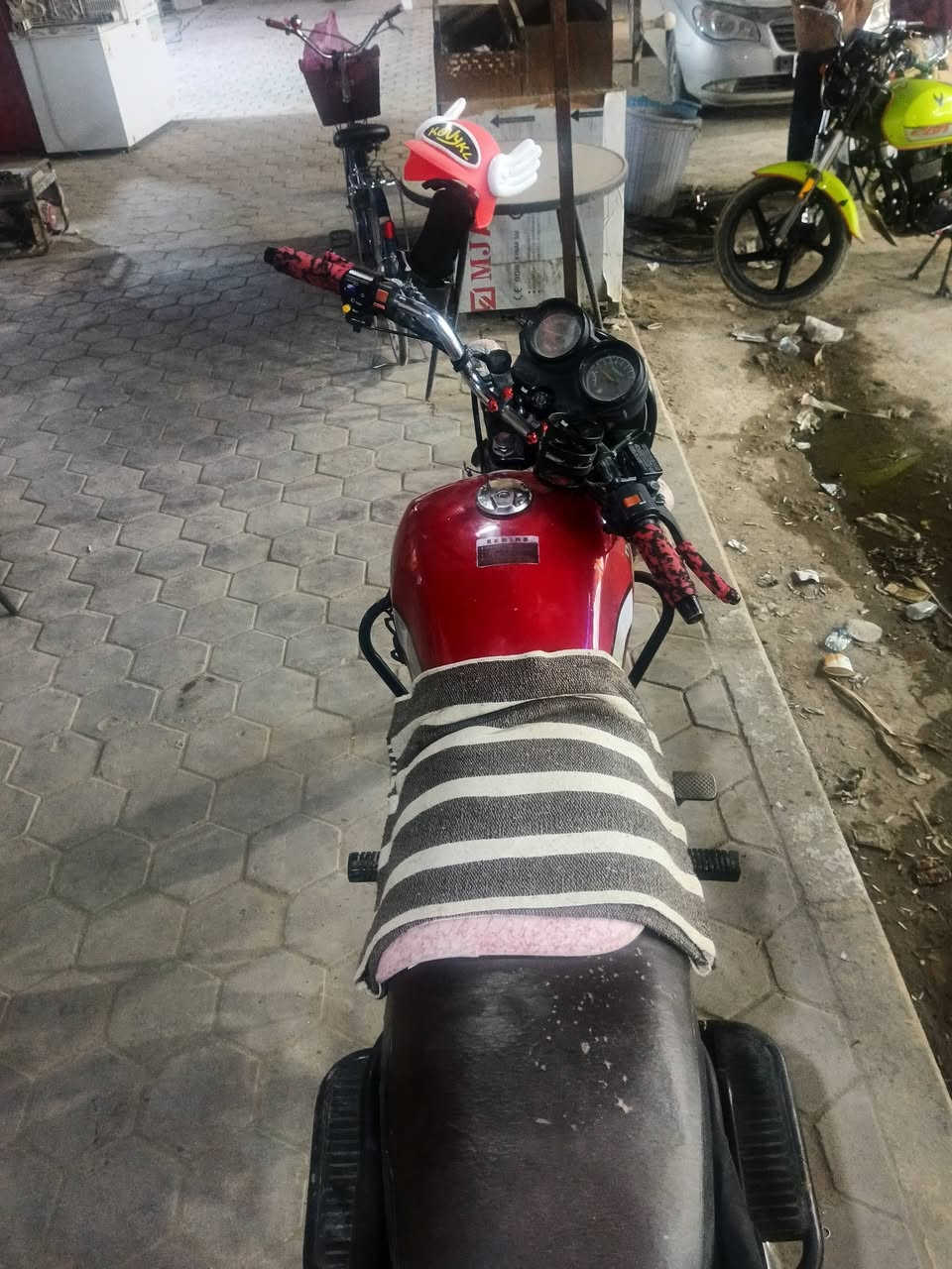 سلام عليكم دراجه دايون موديل 23🏍️ مكينه 150 مامفتوحه شلع
اوراق سكنر ... دراجه حلوه ونضيفه مكانه بابل جبله 
ترهم مراس بدايون غير لون فقط  سعره واحد 100وبيه مجال جماعت 900اطلع كبل  رقمي ***********
