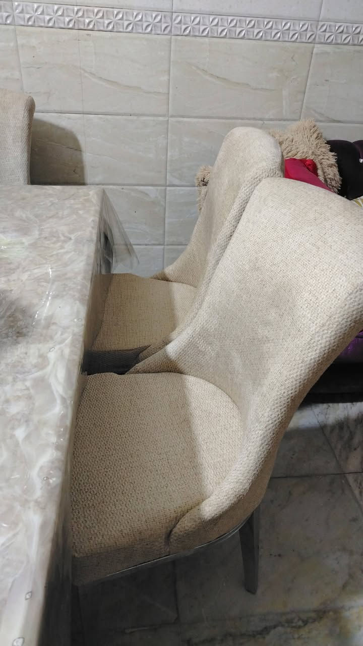 السلام عليكم ميز طعام ٦ كراسي للبيع البنوك ***********
