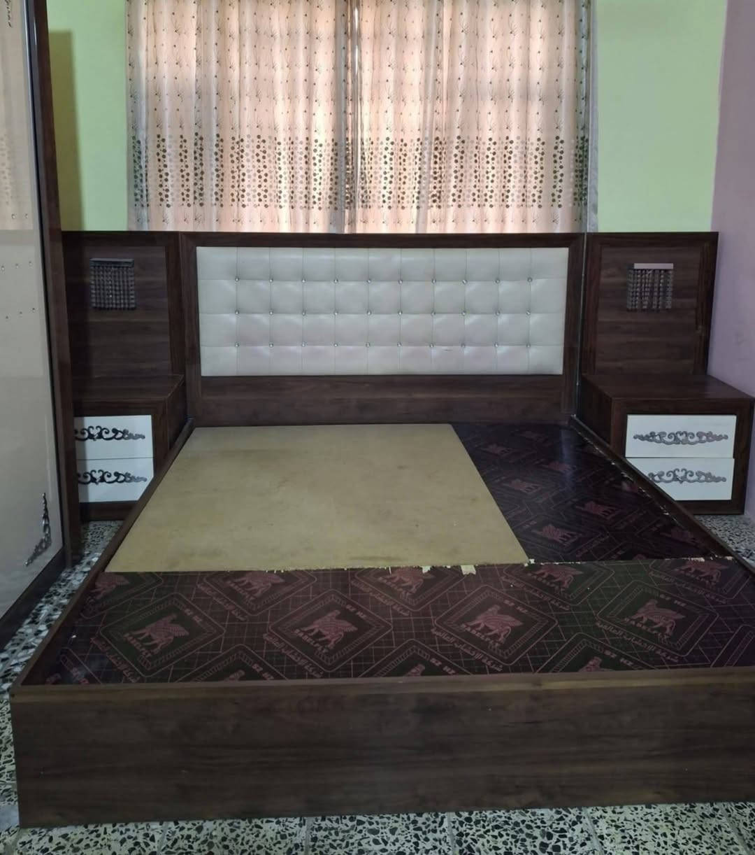 غرفه نوم تركيا ٨ قطع للبيع اتصل ***********
