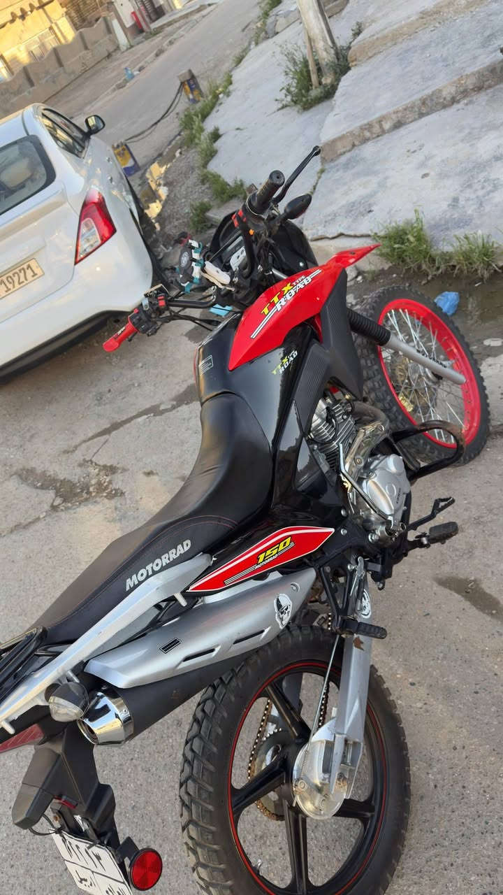 سلام عليكم للبيع قفاز رقم وسنويه بأسمي مكفوله سعر 1.500 مكاني حي البنوك ***********
