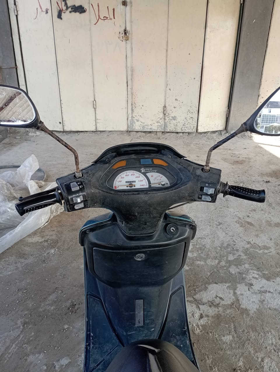 السلام عليكم دراجه فراشه فحل للبيع مكفولة كفاله عامه دراجه كله شغاله السعر 290وبيه مجال للشراي المكان الحمزة الغربي ***********
