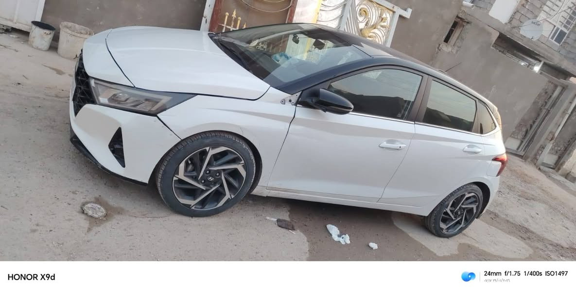 السلام عليكم
هيونداي i20 2023 رقم بغداد كتاب معوقين مسجله بسنة ٢٠٢٥ 
وكالة قياده 
السياره ماشيه ٢٩ الف كيلو لحد هاللحظه
مكينه ١٣٠٠ تيربو ٣سلندر سرعته ٢٢٠
نظام رادار قياده آلية
شاشه مع كار آي بلي 
حساسات بالمري
مرايات شفط
اشاير بالمري مع نقطه عمياء
حساسات خلفية مع رادار توقف ذاتي عند عبور اي جسم 
٣وضعيات قياده 
تحكم ستيرن 
حساسات كشنات 
اطارات حجم ١٧
تدفئة تبريد فول

استيراد من عمان مو وارد امريكي 
حادثه جاملغ امامي جه السائق ما طاخ الشاصي مثل ما موضح بالصوره 
***********
السعر ١١٥ ورقه
