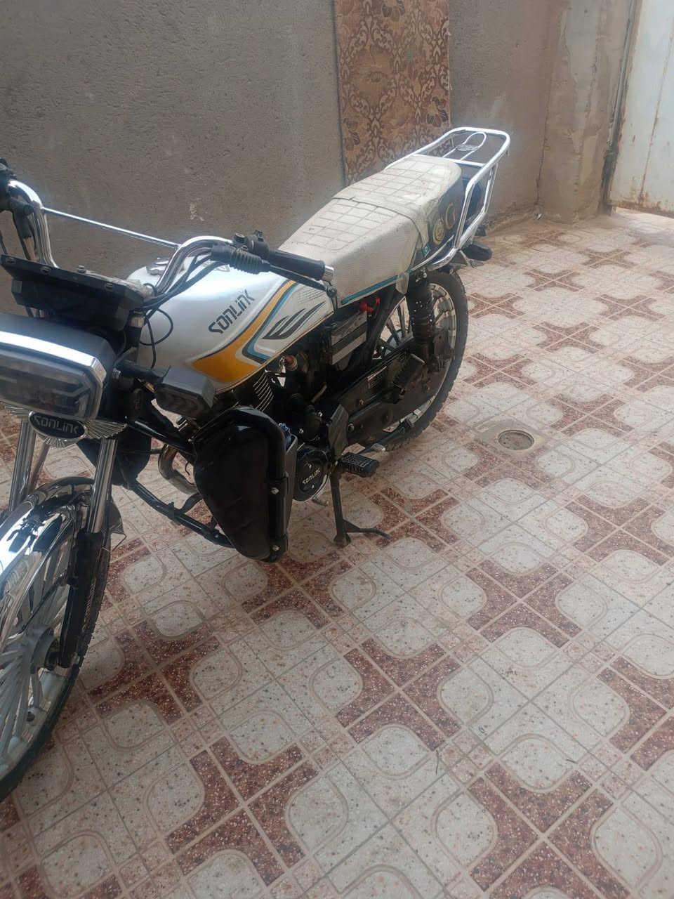 السلام عليكم دراجة ايراني موديل 25البيع السعر 900وببه مجال دراجة مكفوله الرقم ***********
