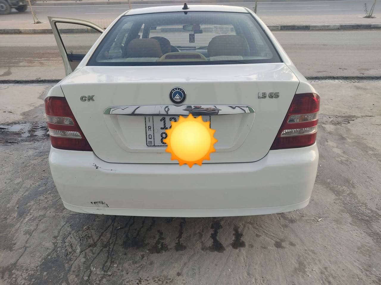 السلام عليكم سيكي 2013 قصة قديمة الدوائر الخلفية مصلحة شرط تبريد تدفئة  هزة وسنوية ورقم جديد كوبون بانزين ورقي السيارة باسمي غرامات صفر السيارة ماشية 146 الف لاصرف ولانفخ طخم جديد تايرات الامامي جدد الخلفي على النص كهربائيات كلها شغالة وين تريد انطيك تراي ...مامتواجد ع فيس ...***********
