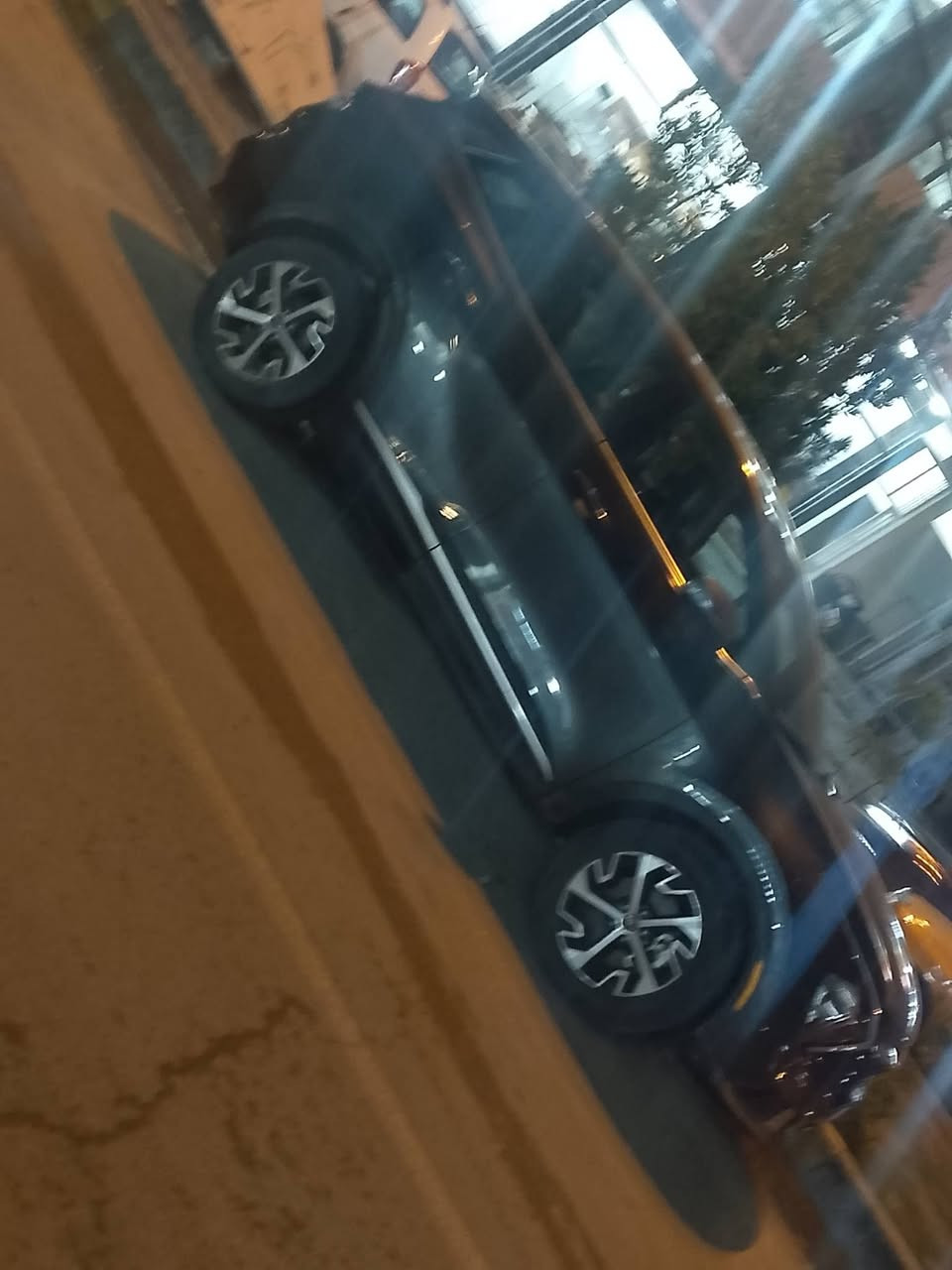 السلام عليكم سبورتج موديل 2023
وراد امريكي صور الحادث مع الصور السعر 195وبيه مجال 
مكاني بغداد ***********
