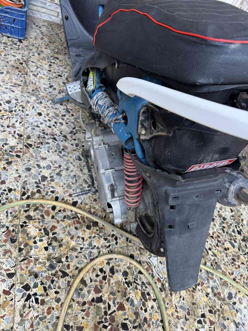 السلام عليكم دراجه ماكس عدله كفراته موجوده كامله بوشه 55 نقصها شوته وباتري الدراجه شغاله من اول هندر السعر 270 وبيها مجال عنواني بغداد البياع ***********
