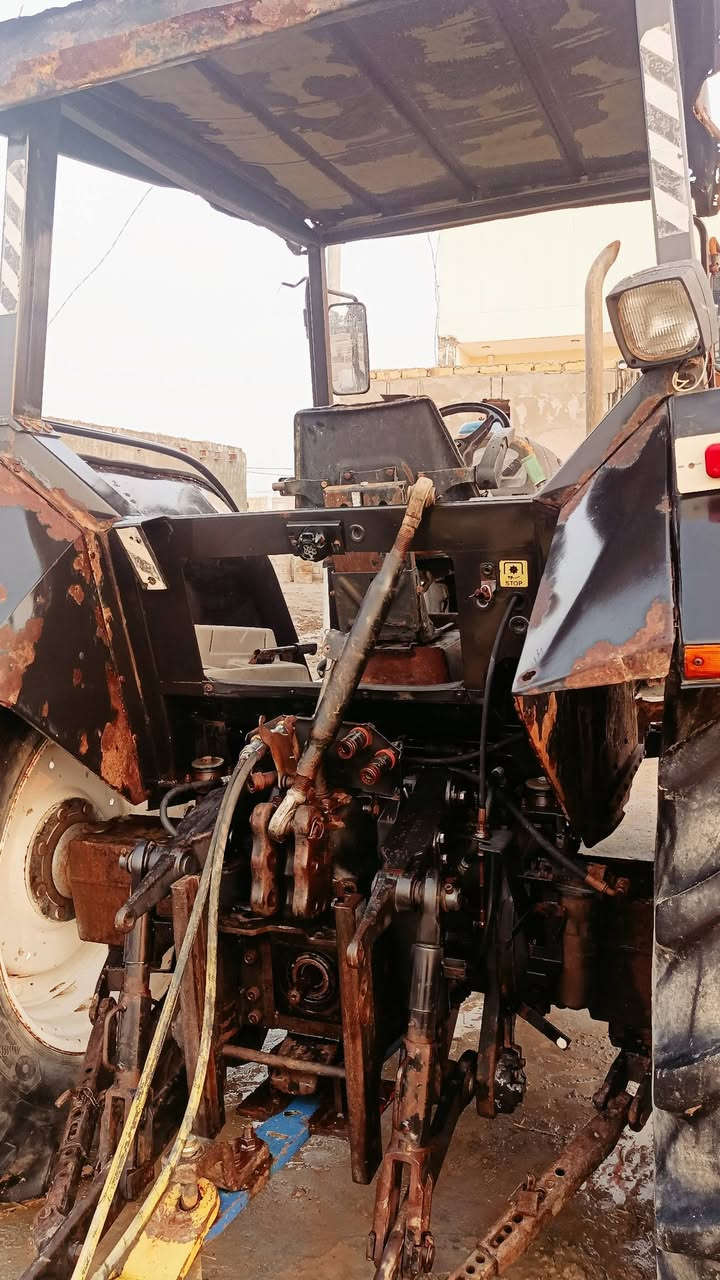 سلام عليكم للبيع مكينه فالميت حجم 120 اربعه سلندر عله وضع الشركه جاهزه للعمل المكان واسط قضاء الحي الاستفسار عله الرقم ‏‪***********‬‏
