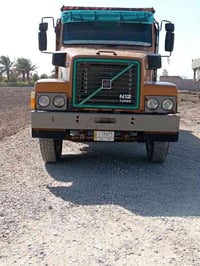 فولفو • موديل ٨١ • شاحنة