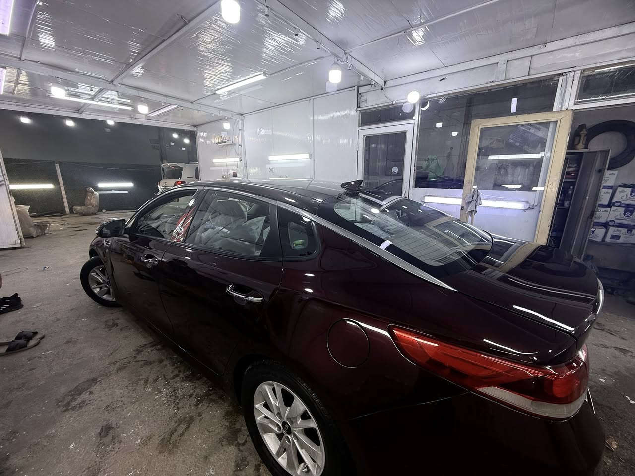 السلام عليكم 
كيا اوبتيما
موديل
2016
مواصفات FE
محرك 2400 GDI
السياره جديده
وجاهزه من كير
محرك وصدر
وكشر
وبدون دواخل
السياره وصبغت للجماليه
لون أحمر گرزي
وبأسمي السياره
للاستفسار
***********
