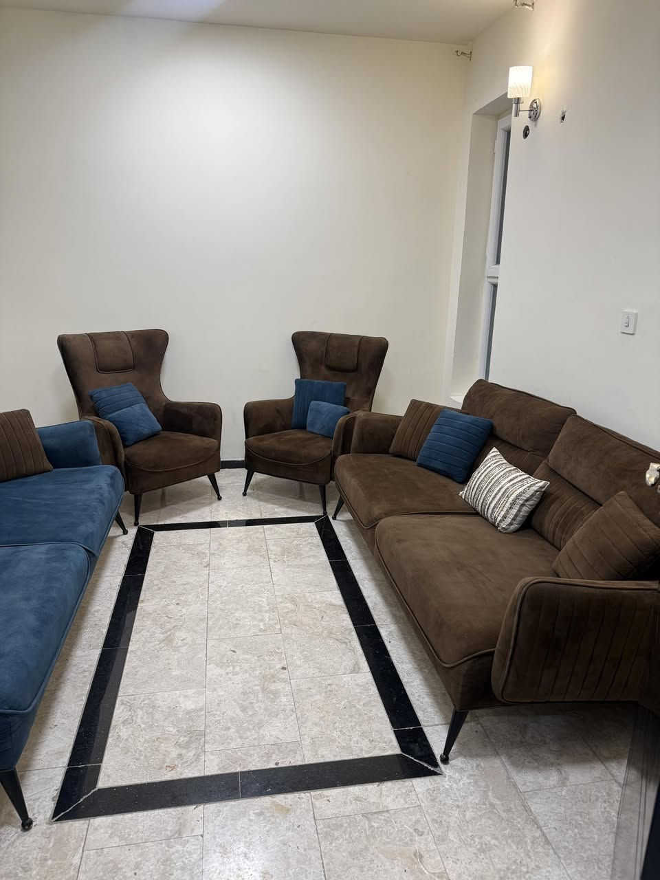 ميز طعام خشب تركي درجة اولى ثقيل تكمة مستعمل نضيف جدا 
اريده ب ٦٠٠  بي مجال بسيط 
اليشتري فقط يدخل خاص رجائا
التخم ٧٠٠ هم تركي درجه اولى ينقلب سرير من هوم سنتر


**إذا كنت صاحب هذا الإعلان وتريد حذفه لأي سبب، رجاءا أرسل رسالة إلى الدعم الفني**