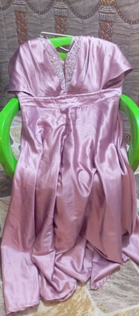 فستان مناسبات • يلبس وزن ١٠٠ • بيه مجال قليل