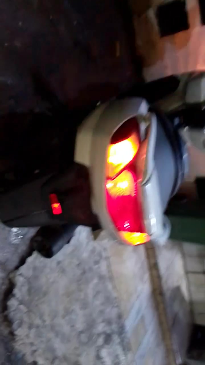 مكلف بلنشر دراجه ماجستا بصمه سرعه140 محرك 250 دراجه مكفوله محرك برغي ممفتوح بي بس نقصها فيت بم ودبل دراجه مابيها سحب دفع بانزين قليل ولدبل موجود مشتري مال تفصيخ جيب وشد السعر 650 وبيها مجال شي بسيط لحد يجي يكلي دراجه شبيها مابيها وضحت الكم ولدراجه مو هاذا سعرها بس محتاج


**إذا كنت صاحب هذا الإعلان وتريد حذفه لأي سبب، رجاءا أرسل رسالة إلى الدعم الفني**