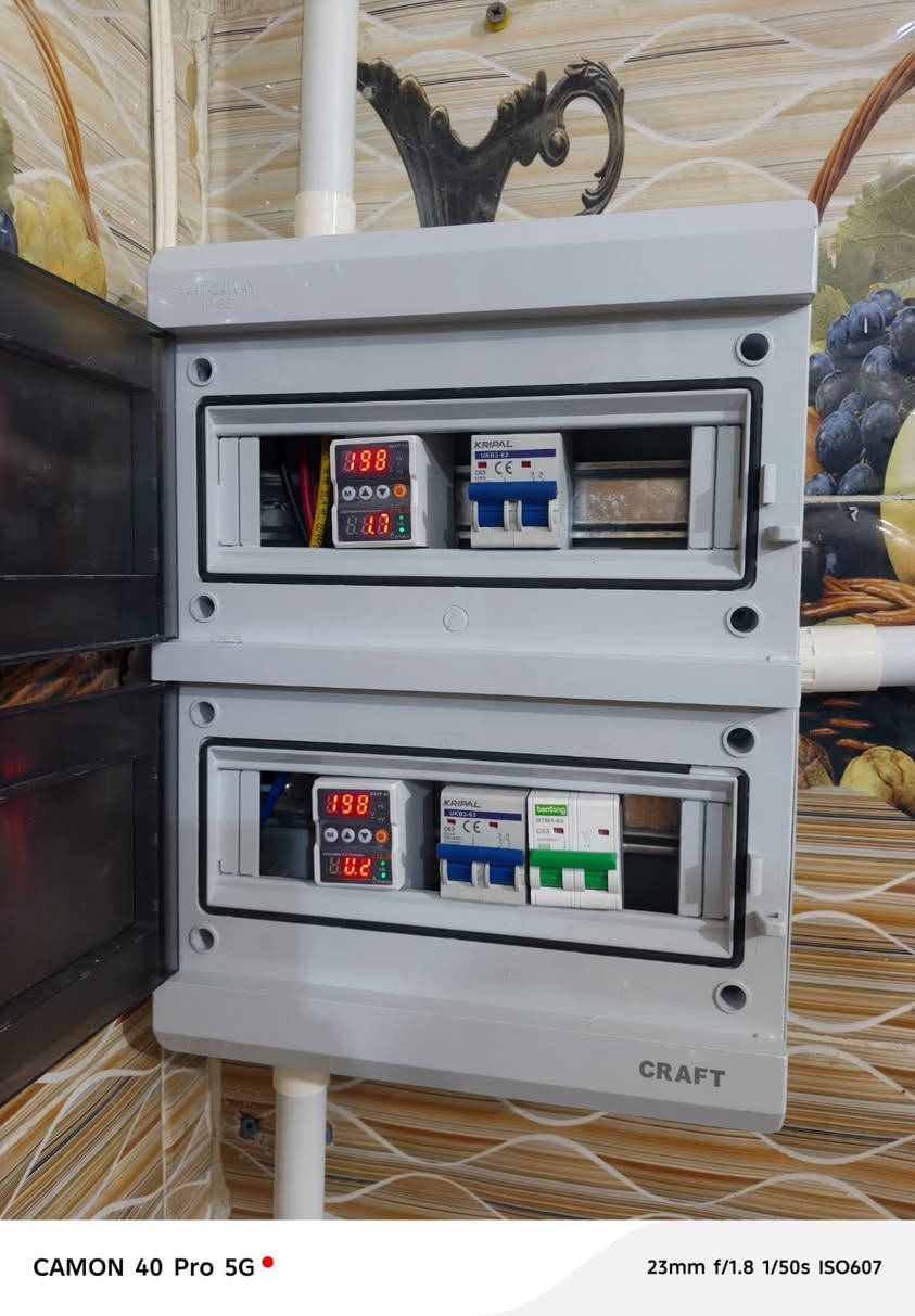 السلام عليكم. 

تم بعون الله وتحت رعايته وكرمه 
تنصيب منظومه.مستقبليه ذات سعة 15 امبير ليلي نهاري. ومستقبليه بمعنى انه اذا اراد صاحب الدار ان يزيد  عدد الامبيريه فلا تكلفه الى لوح او لوحين فقط. 
 
شركة الراسخ للطاقة الشمسية لا تستخدم المجدد   نتعامل فقط بالاصلي والخاضع للرقابة والفحص.  

ضمان استبدال حقيقي. في كل المواد المستخدمة. 

بطارية انڤوليتك ذات سعة 15كيلوا بظمان 5سنوات استبدال وليست صيانة.

    
انڤيرتر من شركة گوز بور العالمية بظمان استبدال أيضًا لمدة3سنوات 

اللواح ذات سعة 640 انتبه640 واط بظمان استبدال. 25سنة. إلا حوادث العوامل الخارجية 
لاسامح الله    ( كفانا الله تعالى واياكم شرها) 

السطح سطحي. والمال مالي.  والشمس شمس ربي. 

لمزيد من المعلومات ومعرفة اسعار المنظومات وقدراتها. ب.. النقد والاقصاط. اتصل على الارقام 
***********
***********
 ومن الله التوفيق.
