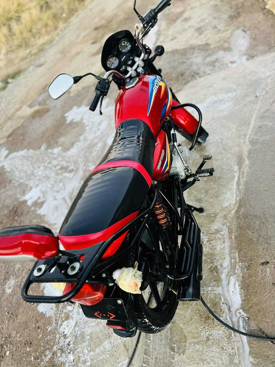 السلام عليكم دراجة بوكسر للبيع موديل19نضيفة اوراق كاملة احلة من صورة مكاني الخالص السعر 800 بيهة مجال ***********
