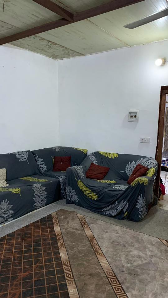 السلام عليكم
بيت للبيع غرفتين وصاله وهول داخلي وملحقاته الموقع مجمع سته قرب حسينية ولاية الامام علي البيت تابع للجمعيه يعني ما يجي ازاله واسع مساحته اكثر من ١٠٠ متر بي حوش  كبير الكهرباء نضاميه والمي نضامي سبب البيع محتاجين المبلغ مالته 

  للأستفسار الاتصال  ***********
