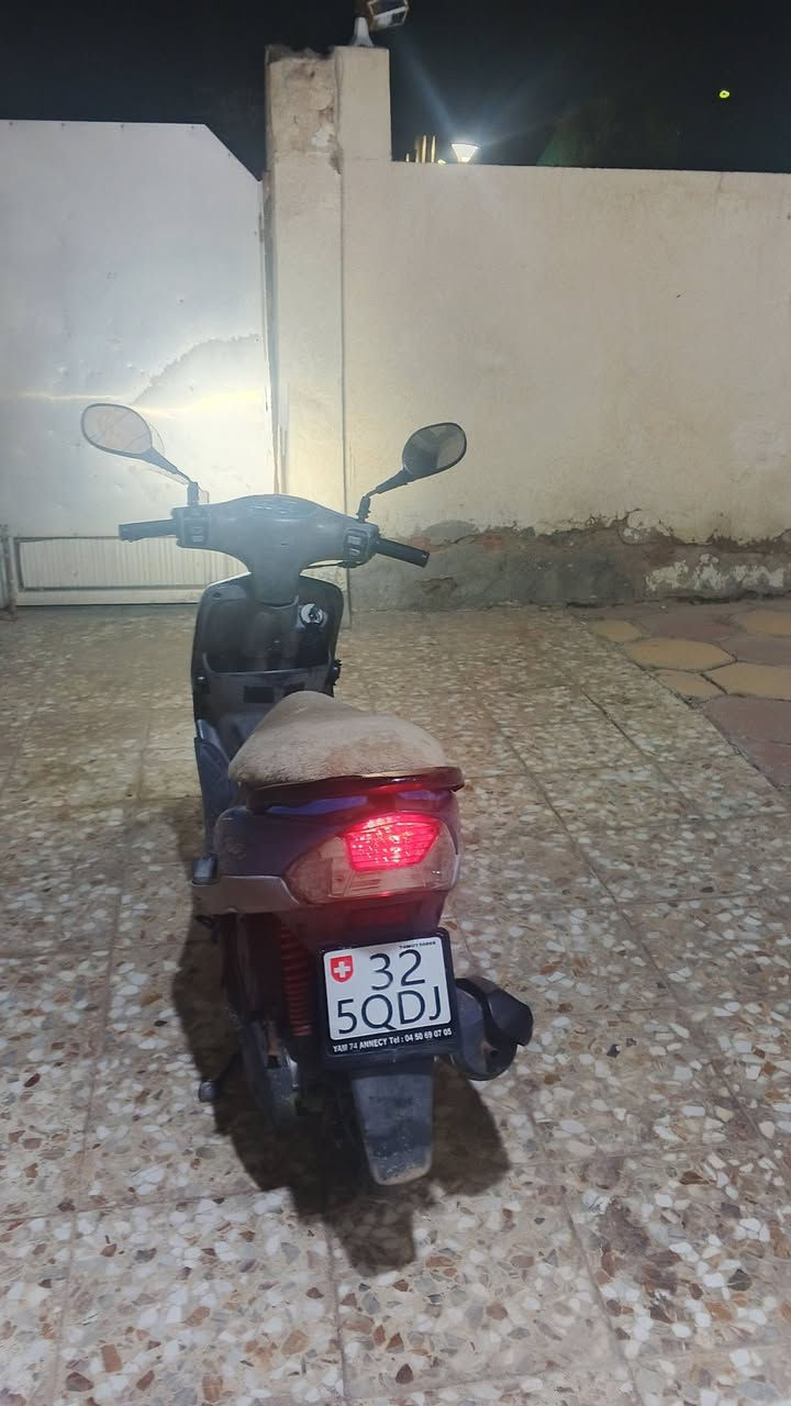 السلام عليكم كل عام وانتم بالف خير  من رخصة صاحب الكروب دراجه لبيع ماكس منغولي سعر 850 وبيها مجال الرقم ***********
