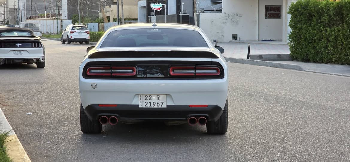 ​🏁 دودج تشالنجر R/T Last Call 2023 - Super Track Pak
1. اصدار اخير اخت الزيرو 
​ماشية: 6600ميل فقط 
​رقم اربيل باسمي
​نظام الصوت: سستم سماعات فاخر من Harman Kardon.
​الحادث: حادث أمامي (كما هو موضح بالصور)
* Not    ملاحظة******
* السيارة عليهة برمجة مراوح وتقليل صرف الوقود ومزودة باكزوز رياضي ودفيوزر من شركة  BIG BOZ وعليهة اكس بايب اكزوز
للتواصل : ***********/***********
