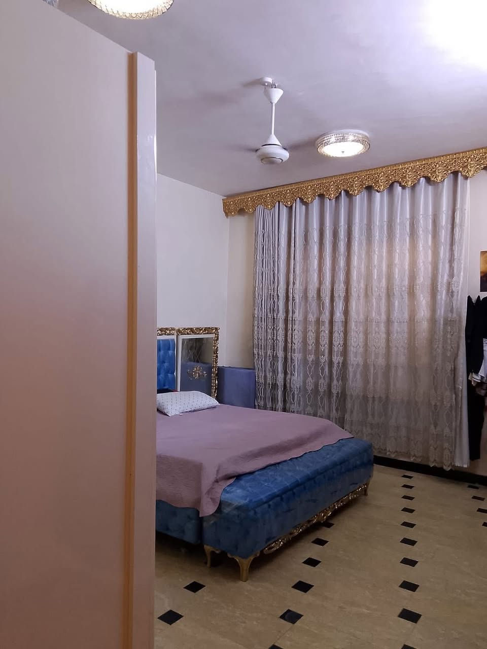 نستقبل كافة العروض 
العقارية في زيونة والغدير 

دار للبيع في زيونة محلة 710 

مساحة الدار 100 متر واجه 5
بناء حديث يتكون من 4 غرف نوم 

للاستفسار *********** سجاد كريم
