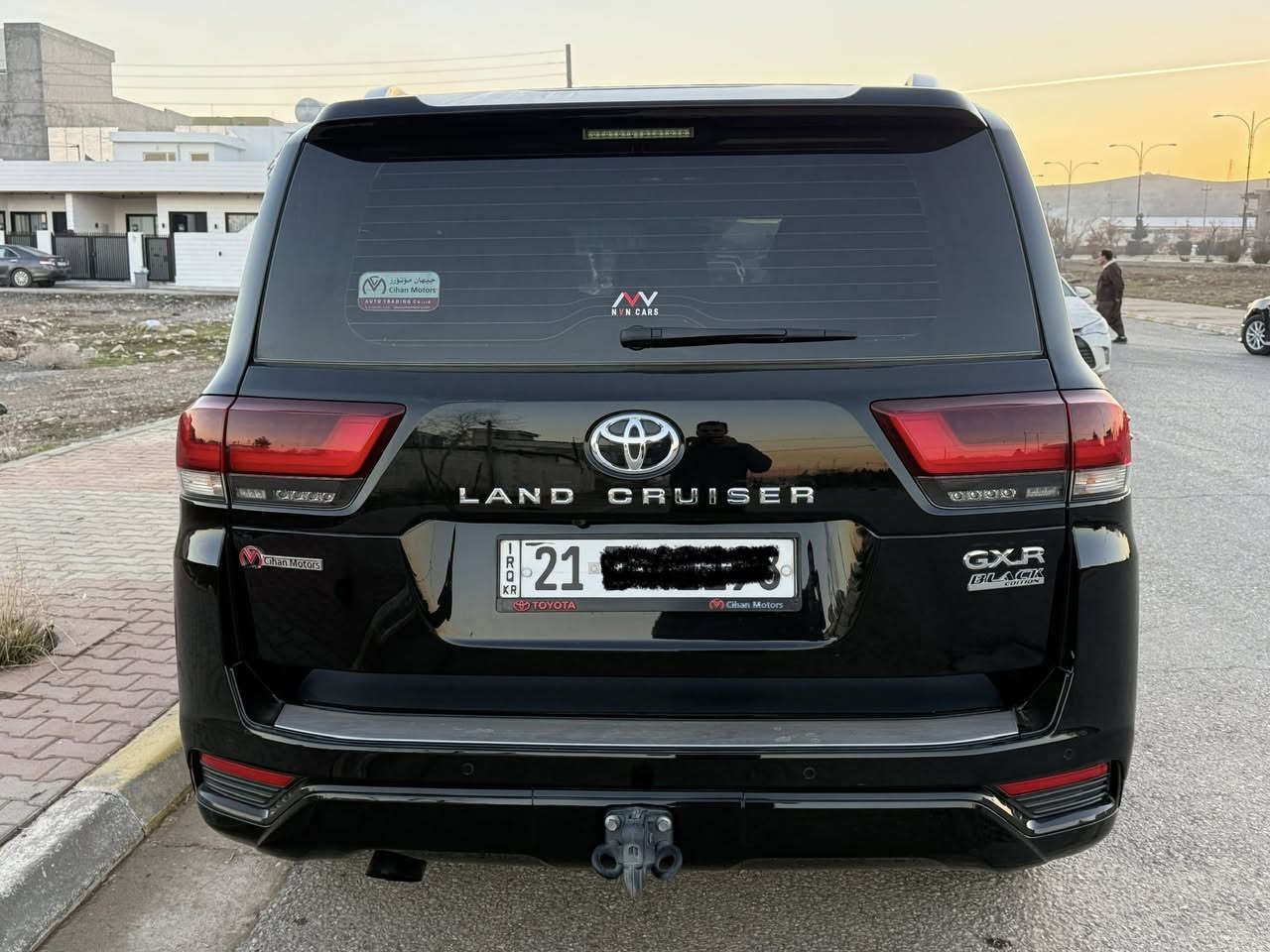 لاندكروز بلاك ايديشن GXR
3 شاشة شركة ساز  ام ضمان 
موديل 2024 /4  
مكفول كفالة عامة من شخط من رصعة 
كامل ppf  ماشي 31 حقيقي باقي ظمان ساز
مكانى سليماني  سعر 715 ورق
***********
