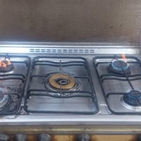 طباخ 5 عيون • فرن مدمج • يحتاج تنظيف