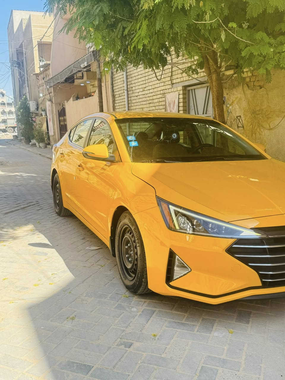 السلام عليكم 🌹
النترا ٢٠٢٠ تكسي فول لمتد ماعدا الفتحة، سيارة جديدة وما ناقصهة أي شي، صدر أمامي وخلفي جديد، تخم تايرات جديد، لايتات ٤ عدسات أبو الـLED، الحادث بنيد ودعامية ومبدلات أصليات.

السيارة متصرف عليهة كلشي مبدل مرتب ونظيف، وتم تبديل الكير من CVT إلى AT المرغوب، مكينة وكير بكفالة.

السيارة بحالة ممتازة وجاهزة للفحص 👌

💰 السعر: ١٤٠ وبيهة مجال كلش بسيط
📩 للاستفسار مراسلة الصفحة


**إذا كنت صاحب هذا الإعلان وتريد حذفه لأي سبب، رجاءا أرسل رسالة إلى الدعم الفني**