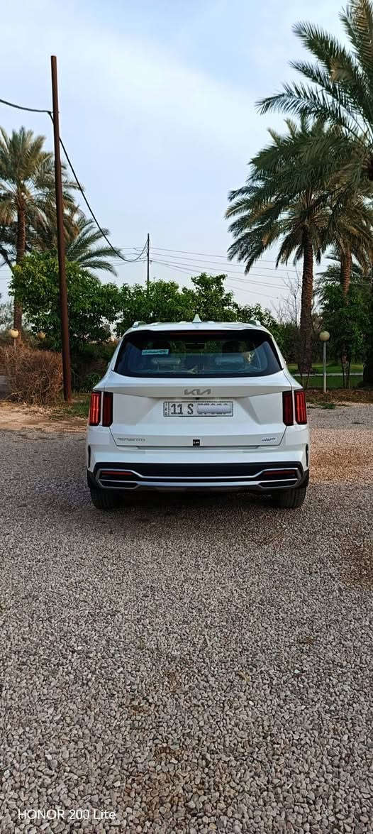 سورنتو 2023 ضمان الشركه الدوليه رقم بغداد أنكليزي 
محرك وكير مكفولات وضع الشركه 
فول مواصفات عدا البانوراما
كير ماوس شفتات ستيرن كشنات كهرباء بالكامل 
حساسات أماميه وخلفيه داخل ابيض 7راكب 6 سلندر
اريل نفكيشن شاشه متصله و تدعم نظام كاربلي واندرويد أوتو شاحن لاسلكي أوتو هولد أنظمة قياده متعدده 
لايت 3 عدسات زنون أصليه 
جنطه كهرباء كامره خلفيه دواره دخول ذكي اناره ترحيب علامة سورنتو بالدوسه بردات خلفيه اصليه 
سبير الشركه مانازل  
السعر 285 $ وبيها مجال 
أتصال ***********
