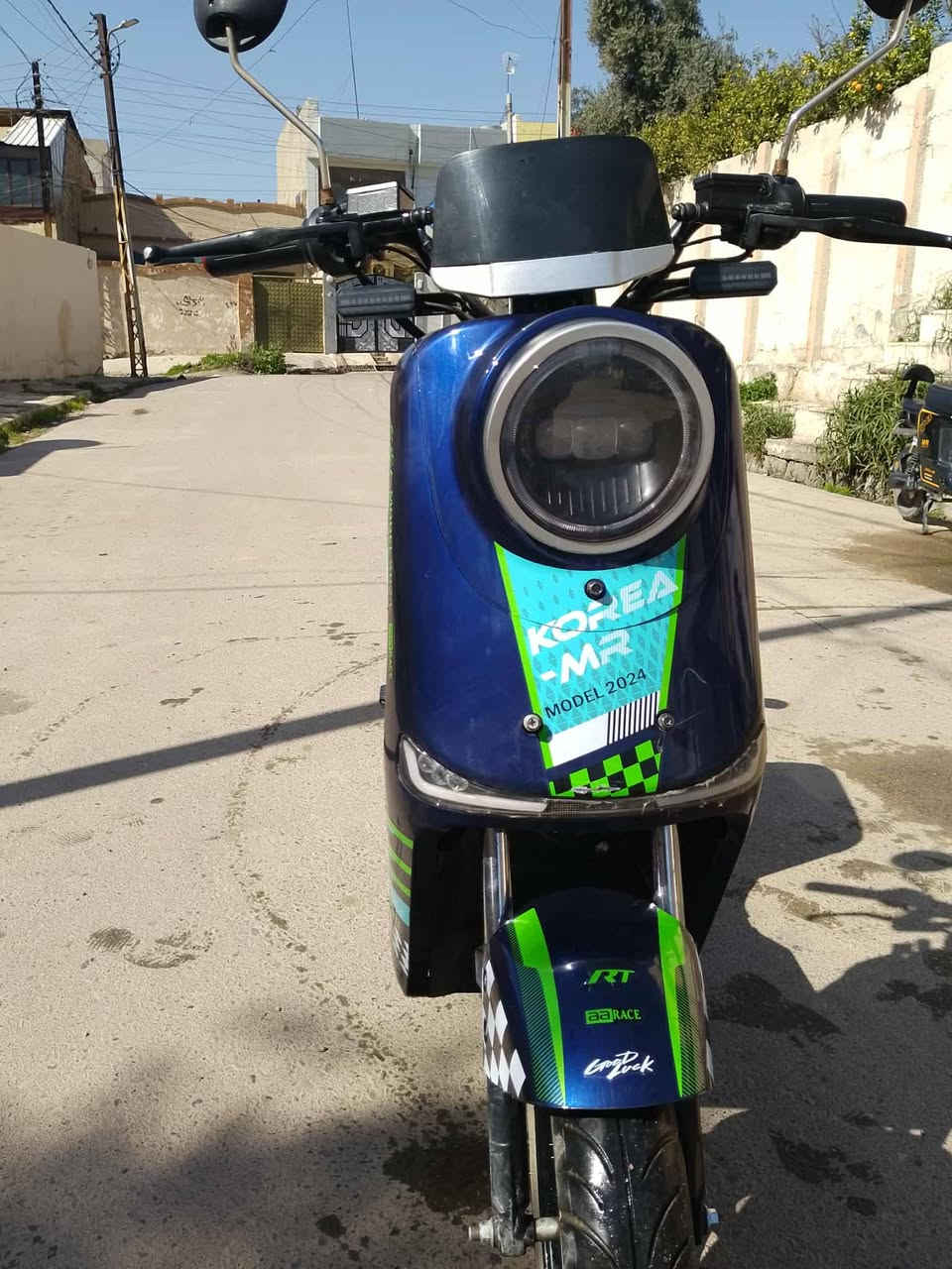 السلام عليكم 
ماطور R 11 للبيع 
من شركة كوريا مار 
ما ناقصوا شي بس دكمة البك عطلانة
اشارة شغال خلاط كلو شغال لايت عالي و ناصي
السعر 550 و بي مجال ما شراي لا تراسل 
التواصل مراسلة الصفحة او الرقم ***********
