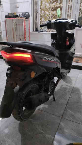 السلام عليكم دراجه سكنس فحل صيني 
دراجه خير من الله مكينه مفتوحه مره وحده فقط امانه الله لا تنقيص ولا تبخير كهربائيات على البلاد 
الدراجه مكفوله ما عدا الكفرات نص عمر 
السعر(450)وبيها مجال 
او مراوس بدراجه ايراني 
مكاني ميسان نهاوند 
***********
