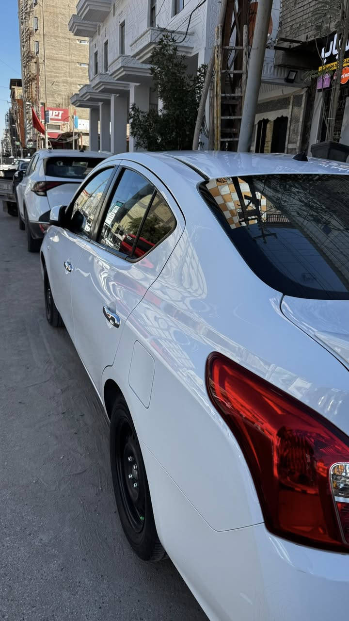 نيسان هندي ابو بليته زرقه بسم شركه سنويه مساقطه مديل 2022 ماشيه 33كيلو سياره نضيف جداً كفاله سعر 122وبيها مجال بسيط مكان النجف رقم***********
