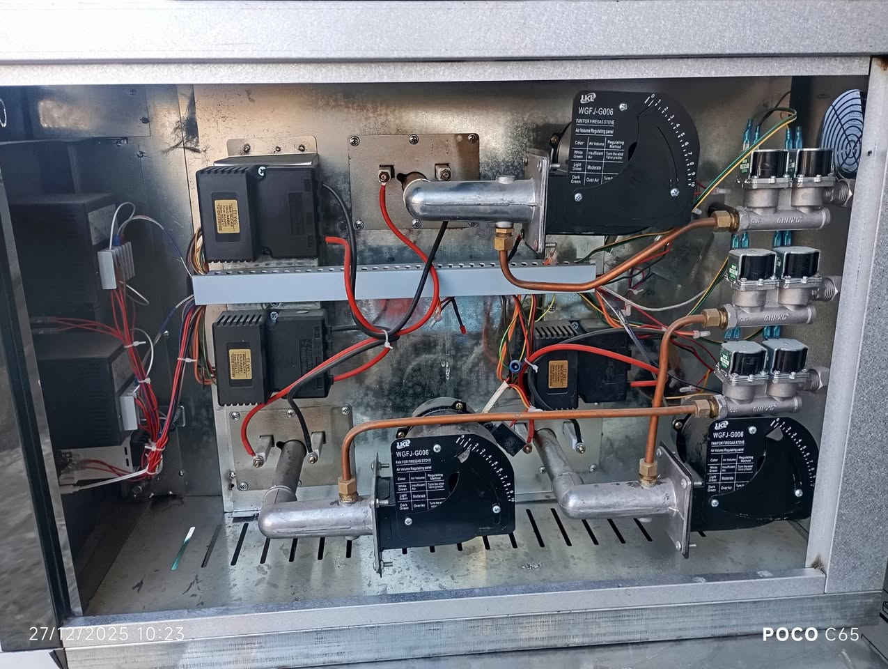 السلام عليكم للبيع نزال 70.
قاعيه حجر مش علينا بمشعل.فرن اخو الجديد.
مكان العلاوي قرب سوق حرج.
رقم التليفون.  ،{***********}
