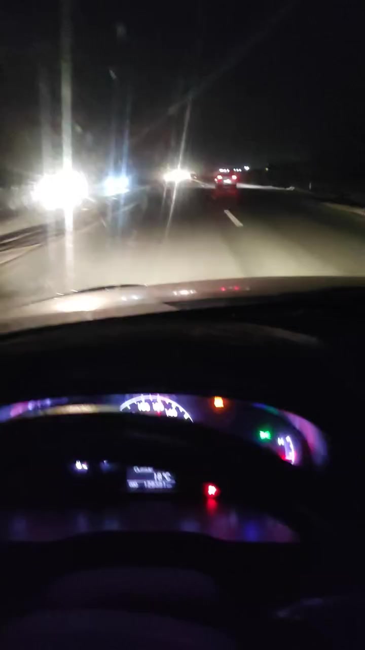 ليد ثلجي ماركة متوفر 9005 9006 9012
٧٥ واط حقيقي للتك و انارته واضحة بالفيديو و يوصلك ع الفحص 
ما عجبك يرجع اي استفسار خاص او واتساب ***********
