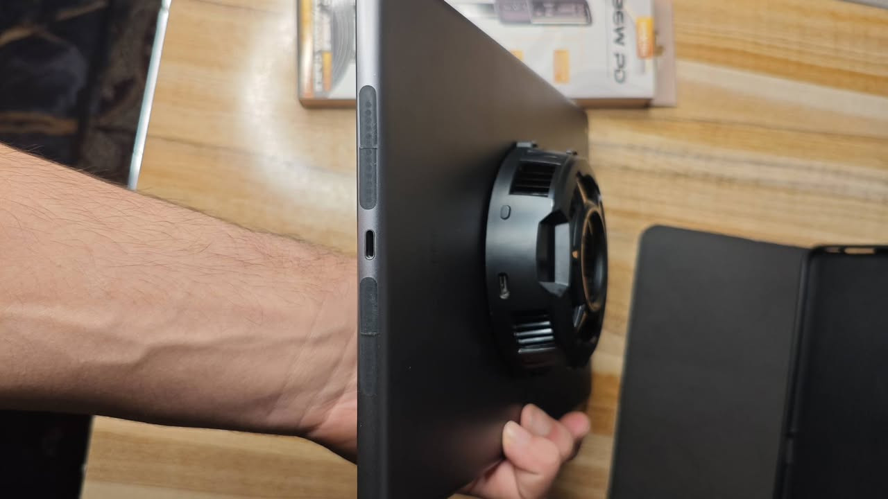 ايباد 8 (الجيل الثامن) مميز  ونظيف مامبدل بي شي ✨
ذاكرة 128GB 🥳
نموذج M 🔥
الاضافات : لزكة شاشة حماية + كفر مكتبي + شاحنة الايباد الاصلية + فريزر (مبرد) يرهم لزكة وتشكيلة تبريد يوصل (9-)❄🥶
+ كيبل كيمنك مخصص للالعاب بي مقاومة كهرباء بقدرة 36W 🔥
 ويه البكج يجي هدية كرت (10$) من اختيارك انت🔥🔥

سعر الحزمة 350 الف دينار (عرض لمدة اسبوعين)
تواصل : ***********📱📞
