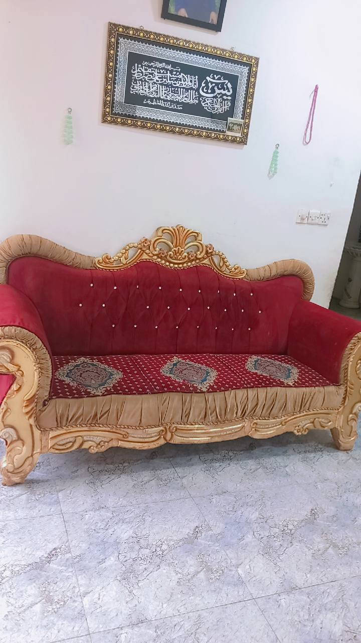 السلام عليكم تخم للبيع ١٠ مقاعد نظيف مابي اي ضررالسعر 300 للاستفسار اكثر الاتصال على الرقم ***********
